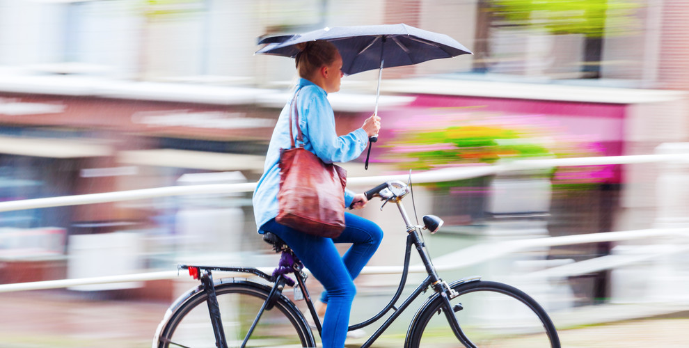 keep feet dry cycling in rain